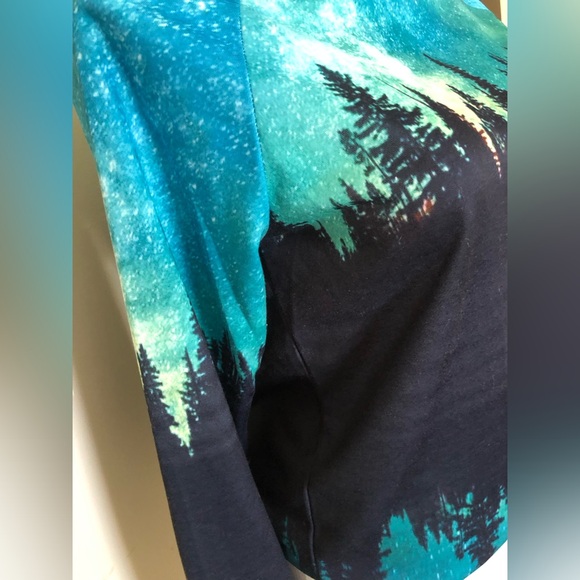 Wilderness Sweatshirt - Picture 5 of 11